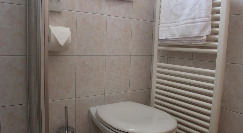 Schenna Garni Eden Bed & Breakfast Δωμάτιο φωτογραφία