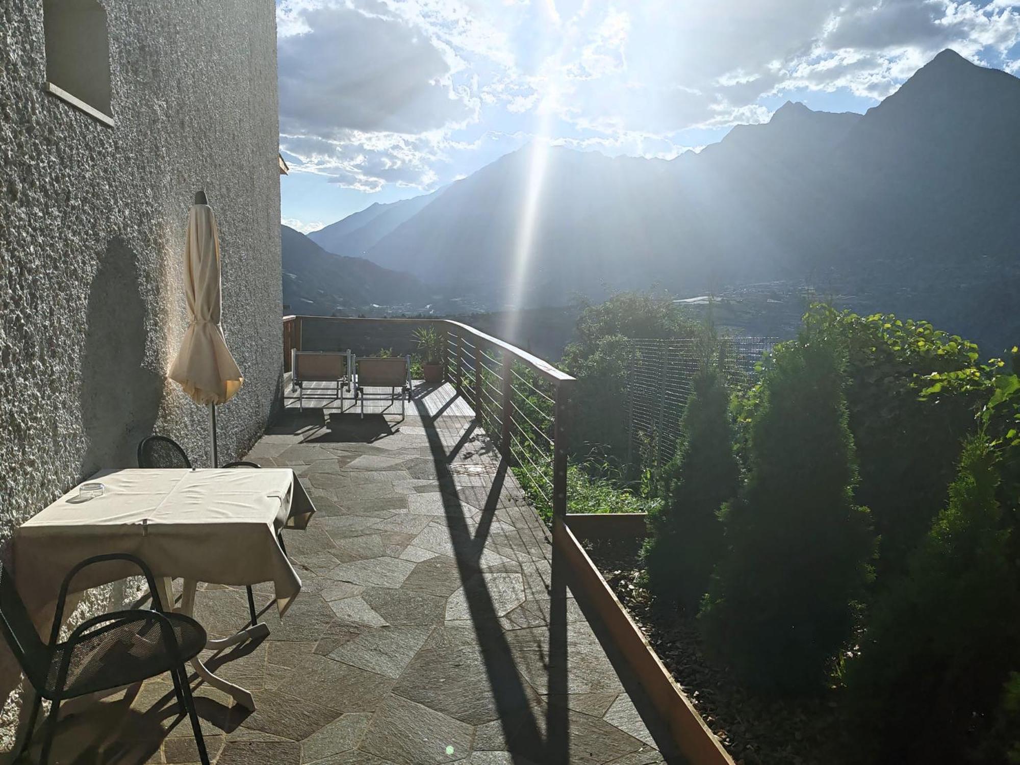 Schenna Garni Eden Bed & Breakfast Εξωτερικό φωτογραφία