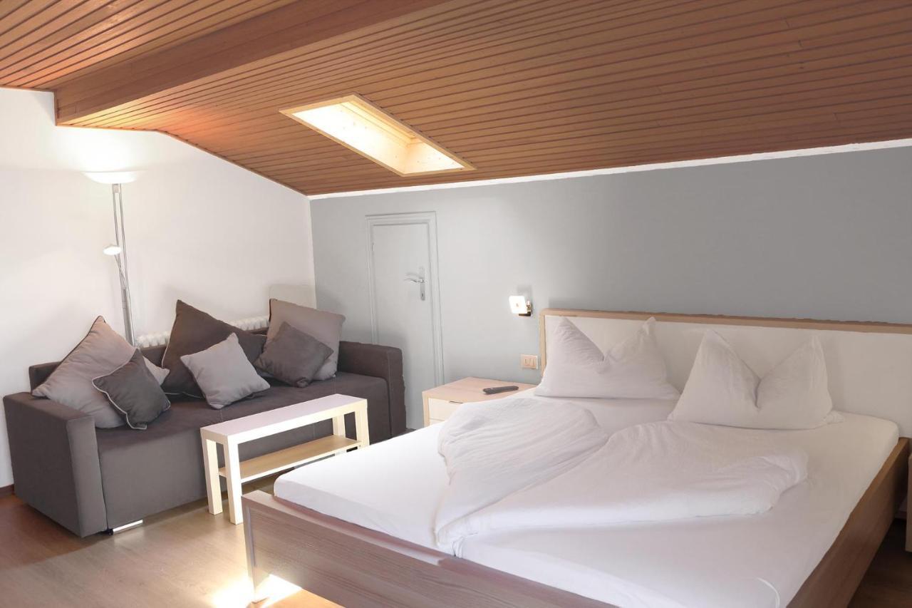 Schenna Garni Eden Bed & Breakfast Εξωτερικό φωτογραφία