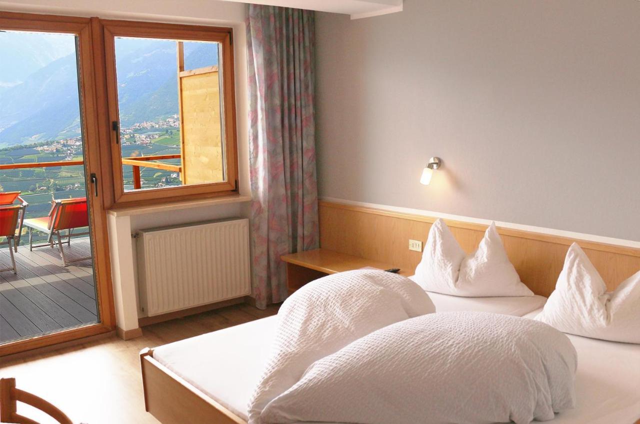 Schenna Garni Eden Bed & Breakfast Εξωτερικό φωτογραφία